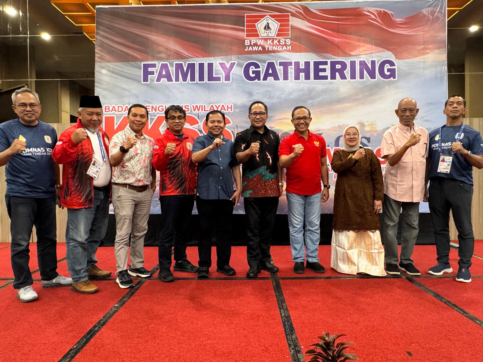 Ketua KKSS Jawa Tengah Hj. Musdalifah Pangka bersama Pengyrus BAPOMI Sulsel pada FamilybGathering di Semarang, Kamis (25/9/2025)
